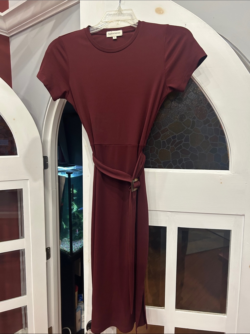 Short Sleeve Belted Midi Dress in Deep Burgundy - Picture 9 of 9